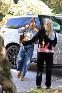 jennifer-lopez-arrives-at-her-friend-s-house-in-los-angeles-09-24-2024-1.jpg