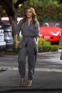 jennifer-lopez-leaves-an-event-in-brentwood-10-18-2024-3.jpg