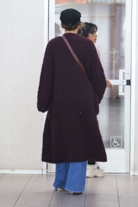 jennifer-lopez-out-and-about-in-los-angeles-09-21-2024-3.jpg