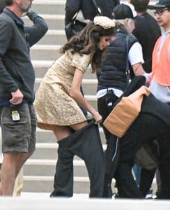 kaia-gerber-and-leslie-bibb-on-the-set-of-palm-royale-10-16-2024-2.jpg