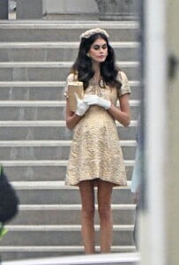 kaia-gerber-and-leslie-bibb-on-the-set-of-palm-royale-10-16-2024-6.jpg