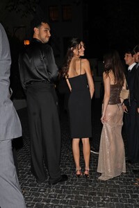 kaia-gerber-leaves-after-party-for-2024-academy-museum-gala-at-chateau-marmont-in-los-angeles-10-19-2024-0.jpg