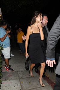 kaia-gerber-leaves-after-party-for-2024-academy-museum-gala-at-chateau-marmont-in-los-angeles-10-19-2024-1.jpg