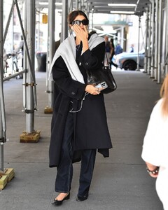 kaia-gerber-out-and-about-in-new-york-10-02-2024-0.jpg