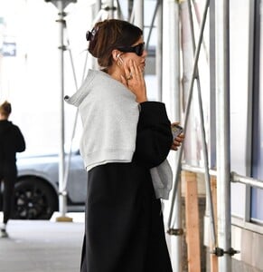 kaia-gerber-out-and-about-in-new-york-10-02-2024-1.jpg
