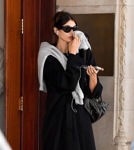 kaia-gerber-out-and-about-in-new-york-10-02-2024-2.jpg