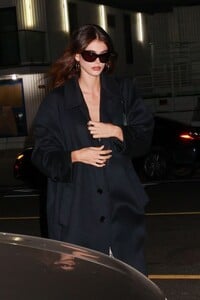 kaia-gerber-out-for-dinner-at-italian-restaurant-giorgio-baldi-in-santa-monica-10-20-2024-6.jpg