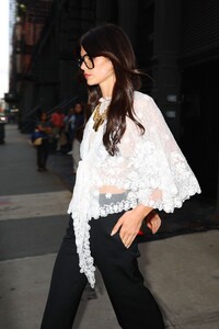 kaia-gerber-s-boho-meets-librarian-vibe-09-17-2024-4.jpg