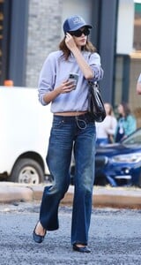 kaia-gerber-s-nyc-street-style-from-sidewalk-to-billboard-8.jpg
