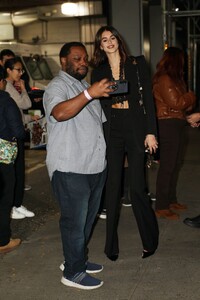kaia-gerber-stuns-in-lace-crop-top-a-fashion-statement-at-saturday-night-screening-1.jpg