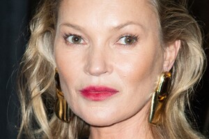 kate-moss-attends-saint-laurent-show-at-paris-fashion-week-09-24-2024-0.jpg