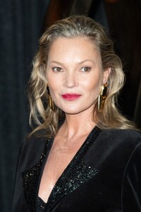 kate-moss-attends-saint-laurent-show-at-paris-fashion-week-09-24-2024-2.jpg