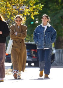 katie-holmes-and-suri-cruise-out-and-about-in-new-york-10-17-2024-5.jpg