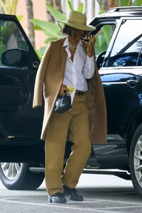 kelly-rowland-arrives-at-beverly-hills-hotel-03-24-2024-4.jpg