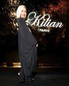 kelly-rowland-at-kilian-party-to-celebrate-new-fragrance-sunkissed-goddess-at-77th-annual-cannes-film-festival-05-21-2024-4.jpg
