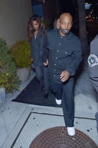 kelly-rowland-leaves-le-fleur-in-west-hollywood-09-26-2024-0.jpg