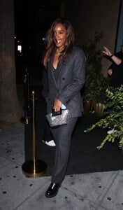 kelly-rowland-leaves-le-fleur-in-west-hollywood-09-26-2024-1.jpg