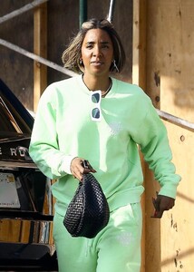 kelly-rowland-out-and-about-in-studio-city-09-13-2024-6.jpg