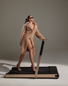 khloe-kardashian-for-fabletics-fall-campaign-2024-2.jpg