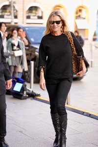 lila-and-kate-moss-make-a-stylish-entrance-to-paris-fashion-week-09-29-2024-7.jpg