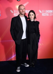 lilycollins_us_009~76.jpg