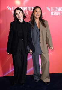 lilycollins_us_037~28.jpg