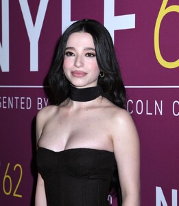 mikey-madison-at-anora-premiere-at-62nd-new-york-film-festival-09-28-2024-2.jpg