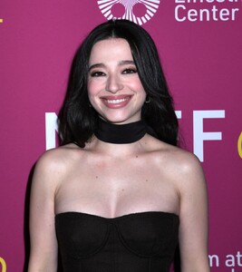 mikey-madison-at-anora-premiere-at-62nd-new-york-film-festival-09-28-2024-5.jpg