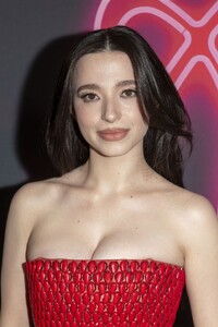 mikey-madison-radiates-glamour-mystery-at-anora-ny-premiere-10-15-2024-10.jpg