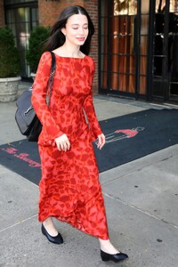 mikey-madison-takes-manhattan-with-effortless-bowery-hotel-glamour-10-15-2024-3.jpg