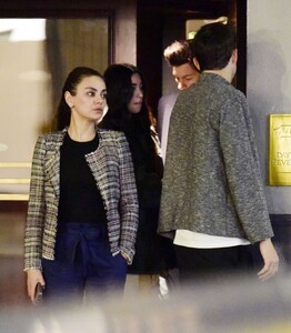 mila-kunis-and-ashton-kutcher-out-for-dinner-with-jordan-masterson-in-los-angeles-05-03-2024-1.jpg