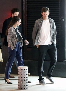 mila-kunis-and-ashton-kutcher-out-for-dinner-with-jordan-masterson-in-los-angeles-05-03-2024-4.jpg
