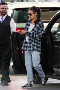 mila-kunis-arrives-at-soho-house-in-west-hollywood-03-16-2024-2.jpg