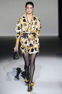moschino_ss_2010_paris_(12).jpg