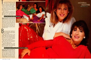 mothers_daughters_02.thumb.jpg.0ac1b08beae874dc12bf55b438fd643d.jpg