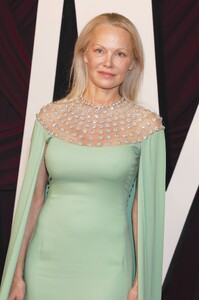 pamela-anderson-at-2024-glamour-women-of-the-year-awards-in-new-york-1.jpg