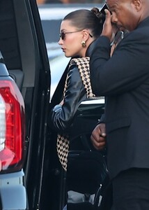 pregnant-hailey-bieber-out-for-dinner-at-nobu-in-malibu-07-15-2024-0.jpg