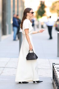 riley-keough-on-the-view-in-new-york-09-10-2024-2.jpg