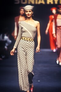 s93rykiel-66m.jpg.2de10edbafd2bc96096e512d36f4ec75.thumb.jpg.cb20428395cb82f5d7612c9fa115e3f0.jpg