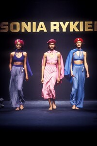 s93rykiel-70.thumb.jpg.6ccc2f1cc1d811aa0bbeae6885841ede.jpg