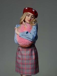 sabrinacarpenter-daily_281029.jpg
