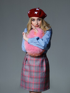 sabrinacarpenter-daily_28329.jpg