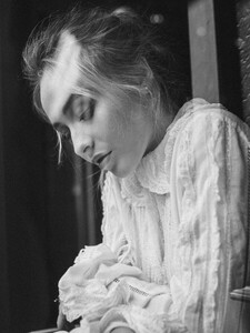 sabrinacarpenter-daily_28429.jpg