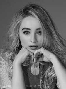 sabrinacarpenter-daily_28729.jpg