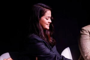 selena-gomez-at-deadline-contenders-in-london-10-12-2024-5.jpg