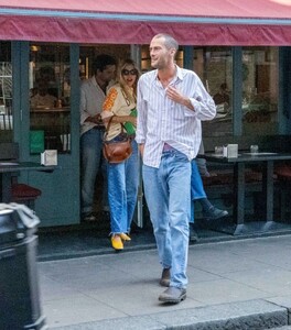 sienna-miller-and-her-boyfriend-oli-green-08-27-2024-2.jpg