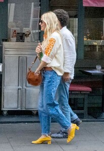 sienna-miller-and-her-boyfriend-oli-green-08-27-2024-6.jpg