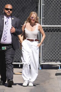 sienna-miller-arrives-at-jimmy-kimmel-live-in-hollywood-06-24-2024-0.jpg