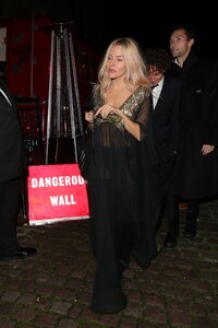 sienna-miller-at-chiltern-firehouse-10-year-anniversary-party-4.jpg
