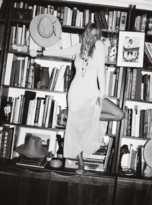 sienna-miller-how-to-spend-it-08-03-2024-0.jpg